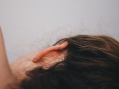 Comment déboucher des oreilles ? Oreilles humaines