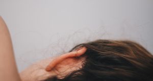 Comment déboucher des oreilles ? Oreilles humaines